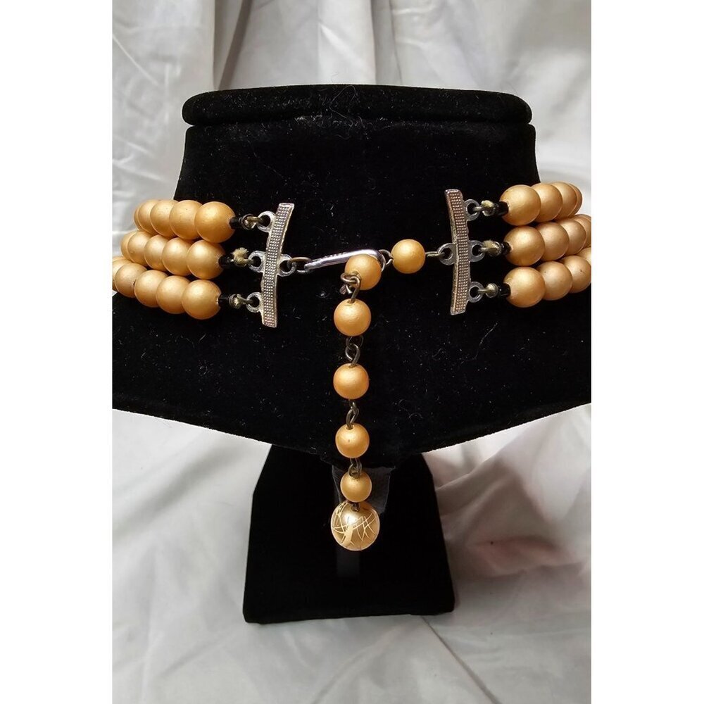 Vintage Japan Triple Strand Faux Pearls Silver Tone Clasp Hand Painted Signed - Picture 5 of 5